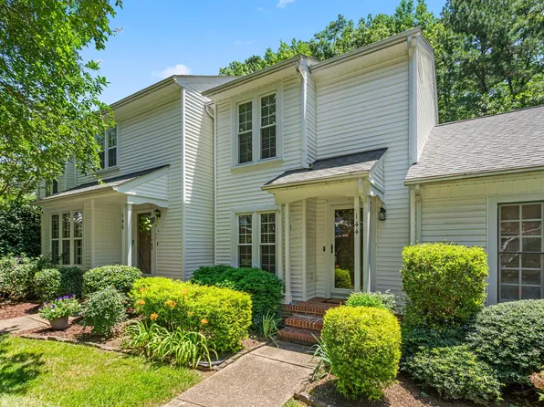 144 Greenmont Ln, Cary, NC 27511