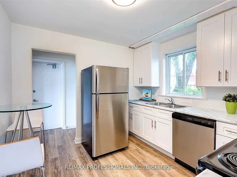 284 Gledhill Ave #4 — Photo 5