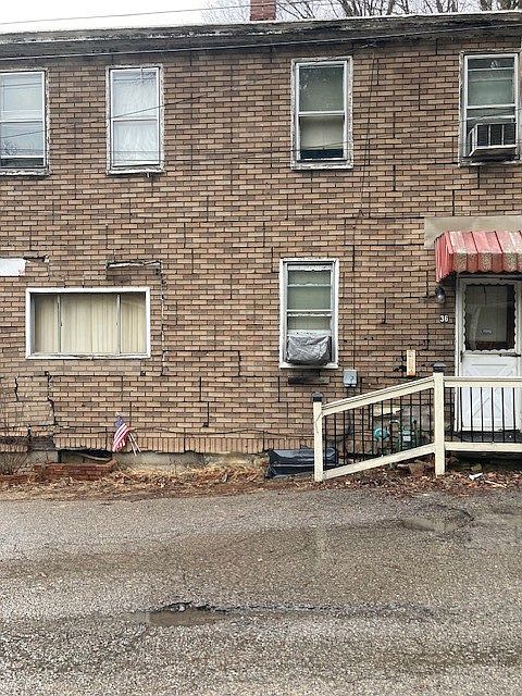 2nd image of 36 Snyder St
