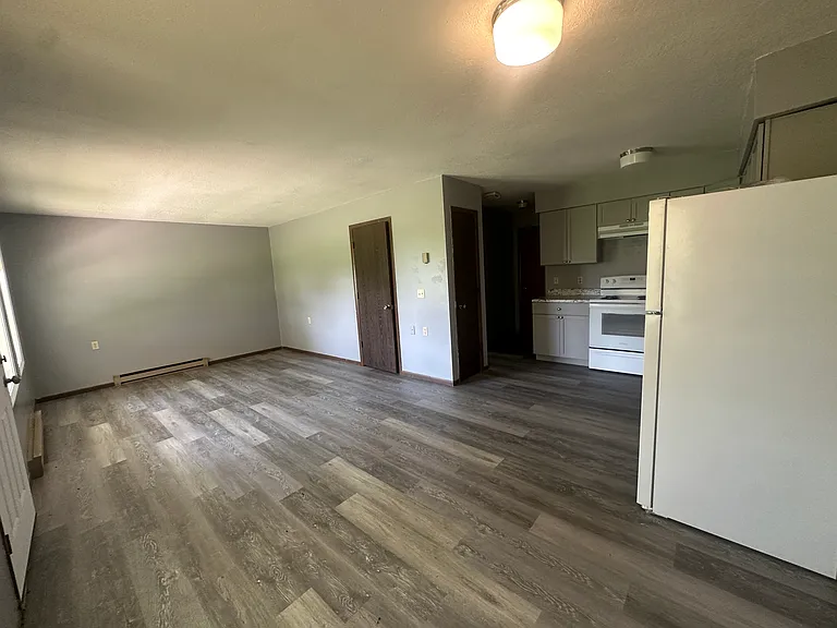 210 SE Granville St #12 — Photo 6