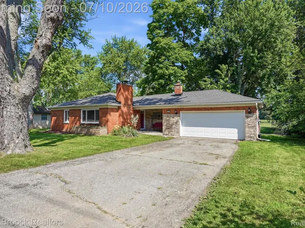 2444 Anders Dr, Waterford, MI 48329