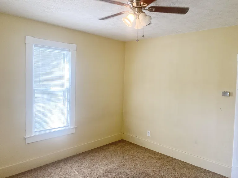 1127 Houston St — Photo 5