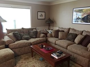 255 Newcastle Ct UNIT C, Ridge, NY 11961