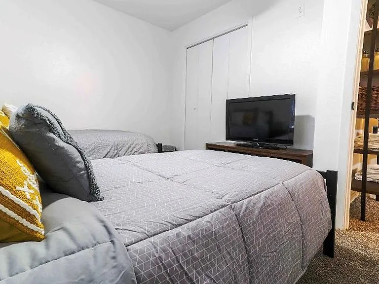 200 Laurel Drive — Photo 11