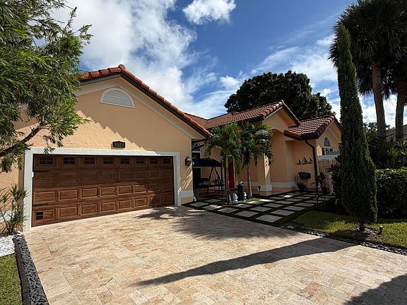 2nd image of 9050 Cypress Hollow Drive