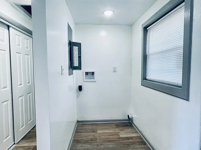 807 Burwood Ave — Photo 13