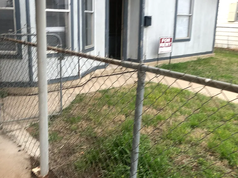 1109 Alameda Ave — Photo 3