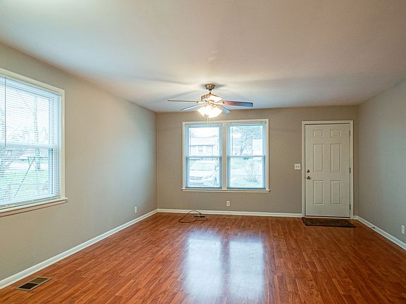 4th image of 219 Cedar Dr