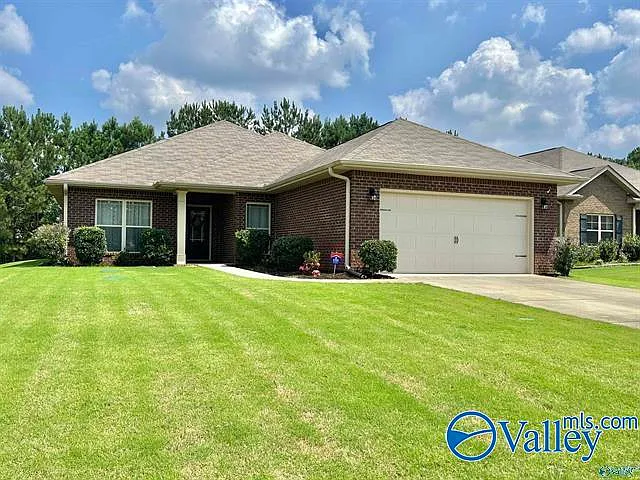 140 Clydesdale Ln