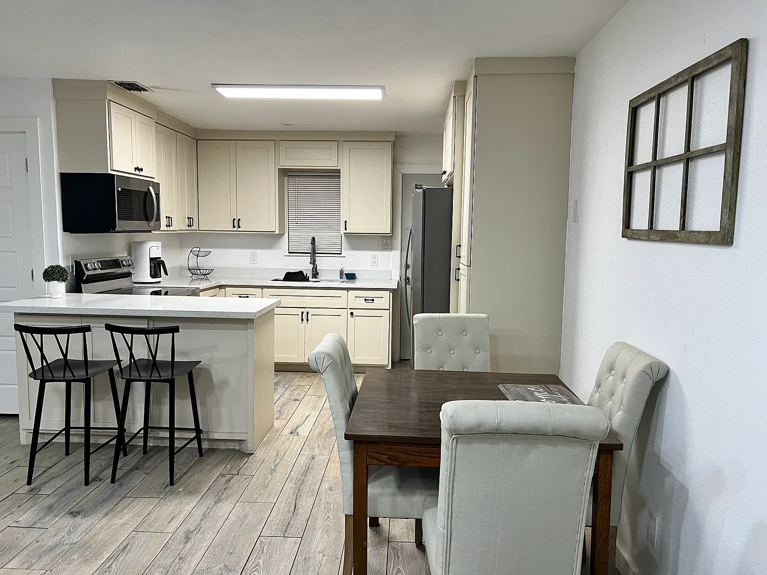 2 bed, 1.0 bath, 792 sqft, $950 — Photo 3