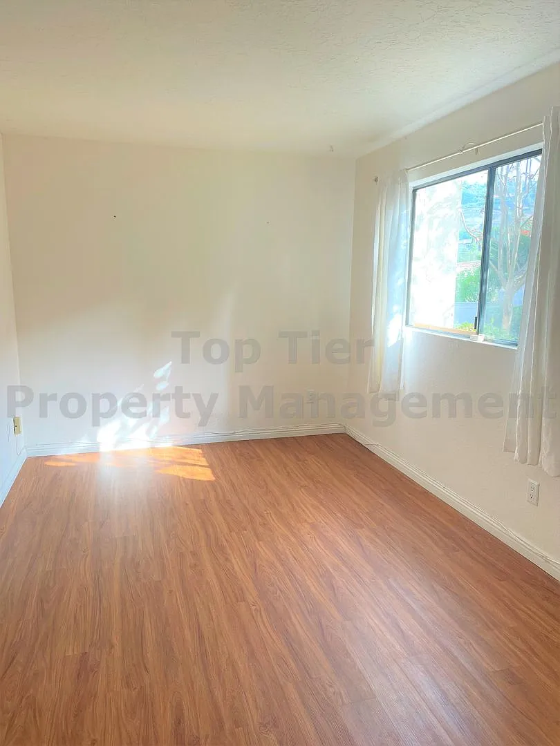 **Beautiful 2 bed / 2.5 bath Town Home in Carlsbad La Costa - Available 10/26** — Photo 4