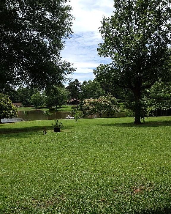 2nd image of 1296 W Parks Rd