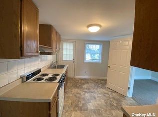 43 E Mineola Ave, Valley Stream, NY 11580