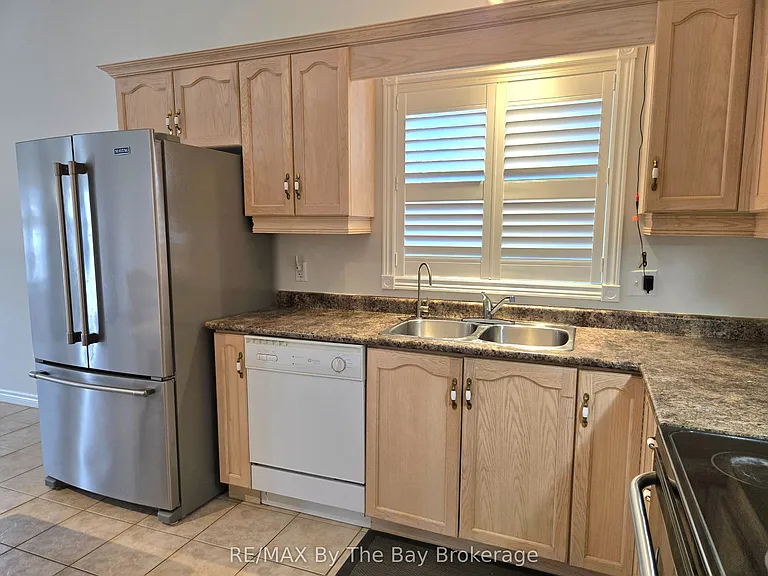 31 Forest Ave #A — Photo 12