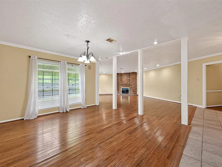 1701 Mistletoe Ln — Photo 20