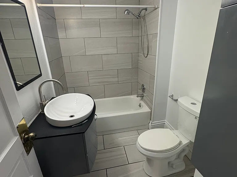 429 Parkdale Ave #LOWER — Photo 6