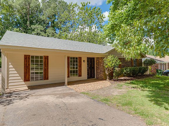 2nd image of 681 Thornwood Dr