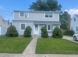 26 Virginia Ave, Plainview, NY 11803