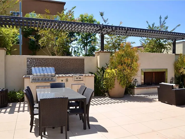 1500 W Artesia Sq #A — Photo 23