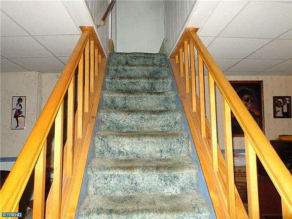 5th image of 30 E Chestnut St