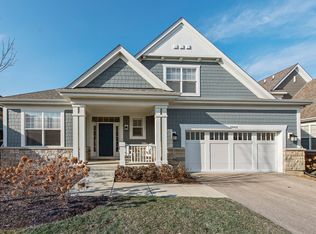 2842 Wilson Ln, Glenview, IL 60026