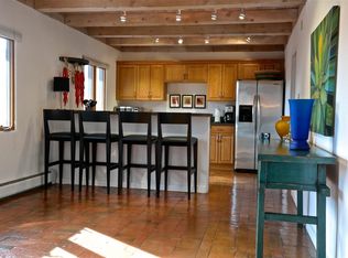 940 Los Lovatos Rd, Santa Fe, NM 87501