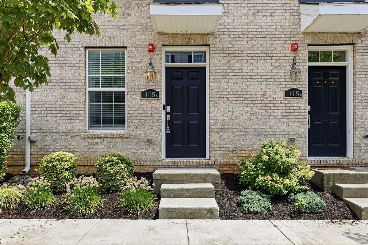 2 bed, 2.5 bath, 1416 sqft, $2,800 — Photo 2