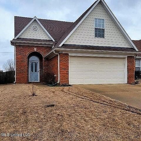 1st image of 688 Grant Dr