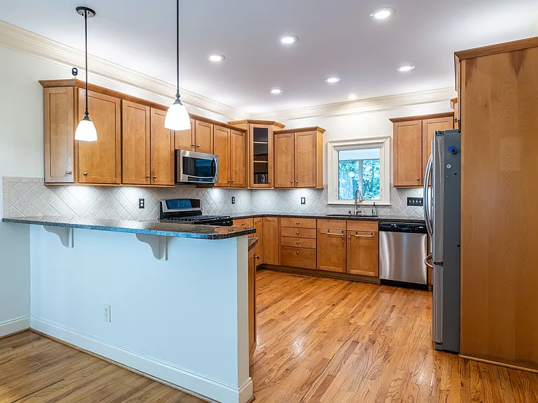 1040 Boulevard Dr NE — Photo 12
