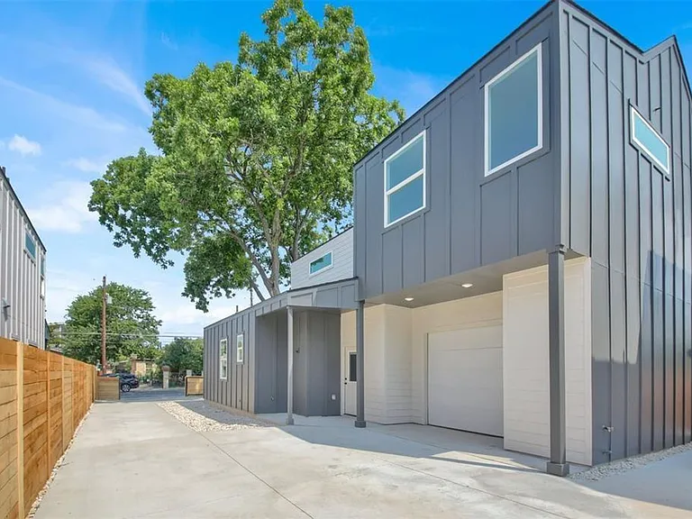 7603 Carver Ave — Photo 9