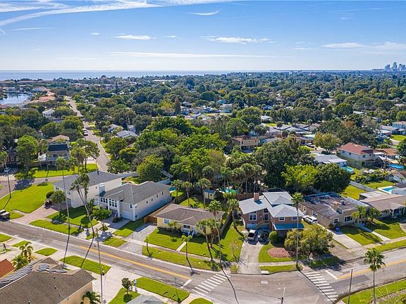 2nd image of 1840 Bayou Grande Blvd NE