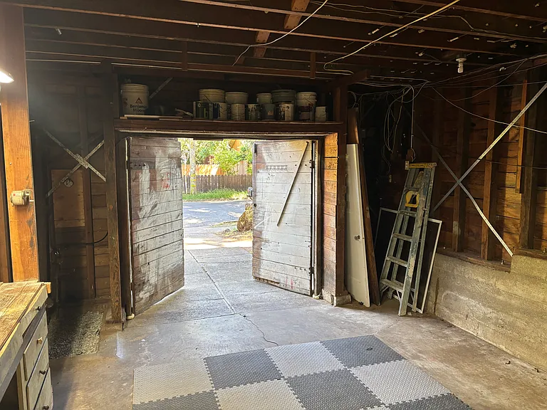 40 Manor Rd — Photo 21