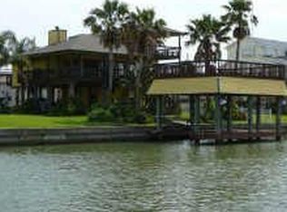3822 Nueces Dr, Galveston, TX 77554