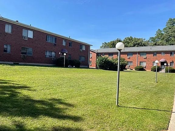 2nd image of 119 Lyman Ave APT 2A