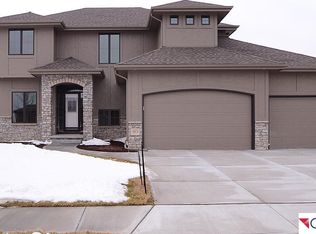 18915 Sahler St, Elkhorn, NE 68022