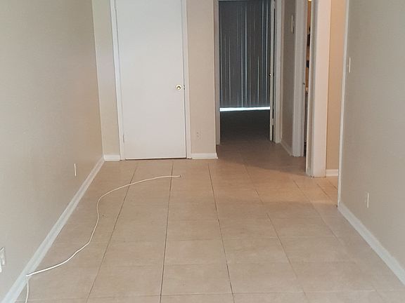3rd image of 1137 Woodruff Ave #10