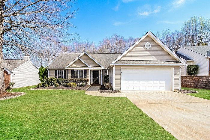 1st image of 206 Bonnie Woods Dr