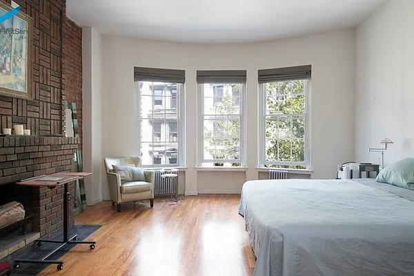 Rented by FirstService Realty (legacy) | media 9