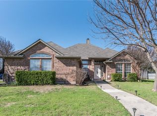1711 Farmington Dr, Mansfield, TX 76063