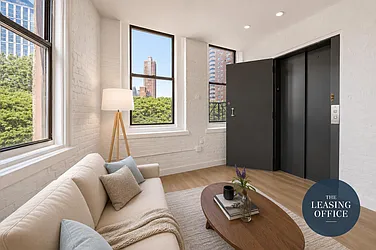 315 Greenwich Street, #4