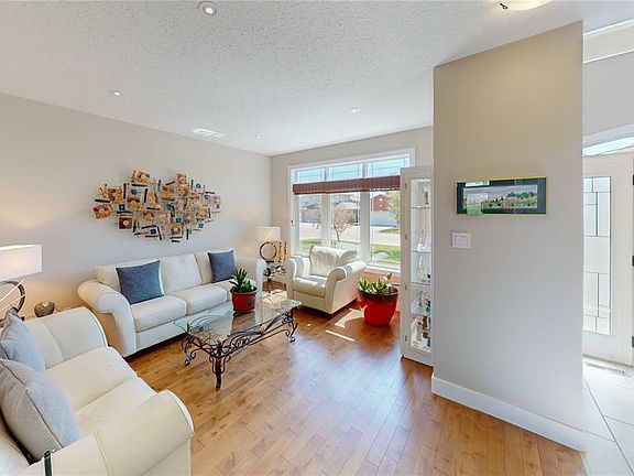 4th image of 12119 Wascana Hts