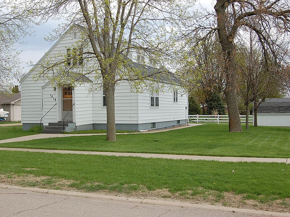 1st image of 1019 5th Ave