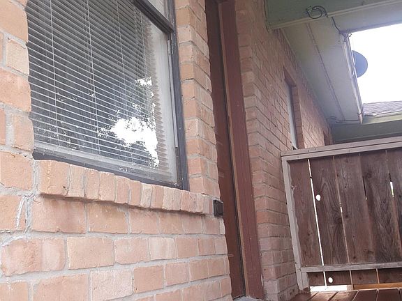 2nd image of 2610 Los Amigos Dr APT 20
