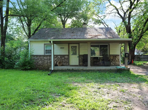 2221 N Goodlet Ave, Indianapolis, IN 46222