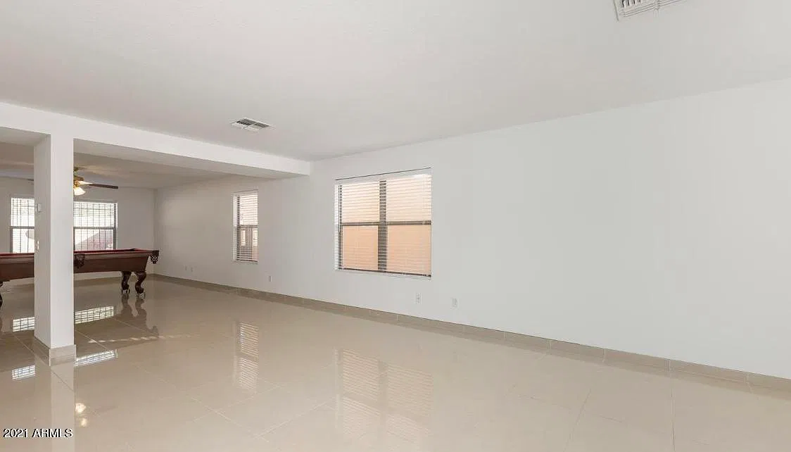 4 bed, 2.5 bath, 2461 sqft, $2,795 — Photo 3