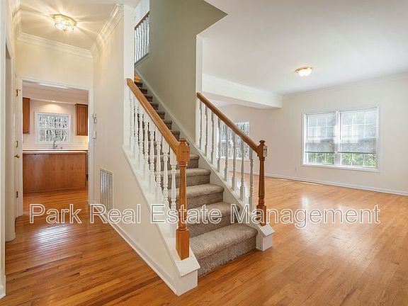 3rd image of 420 New Parkside Dr