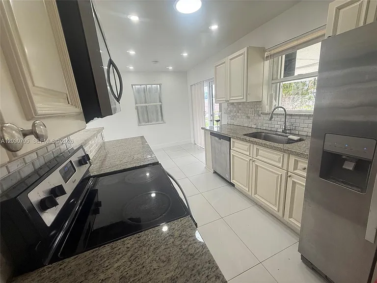 28501 SW 147th Ct — Photo 38