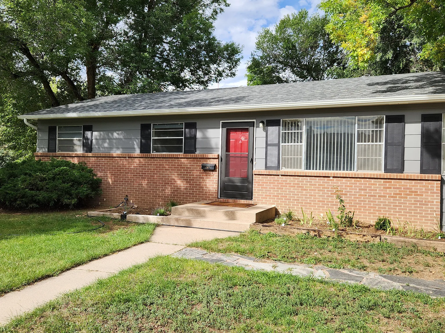 3 bed, 1300 sqft, $2,500 — Photo 1