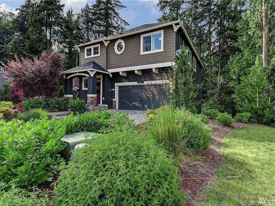 Beautiful! Located in cul-de-sac and backing to nature preserve! This home has loads of upgrades including extra outlets outside for your Christmas lights and Halloween decor. Long driveway gives you extra parking.