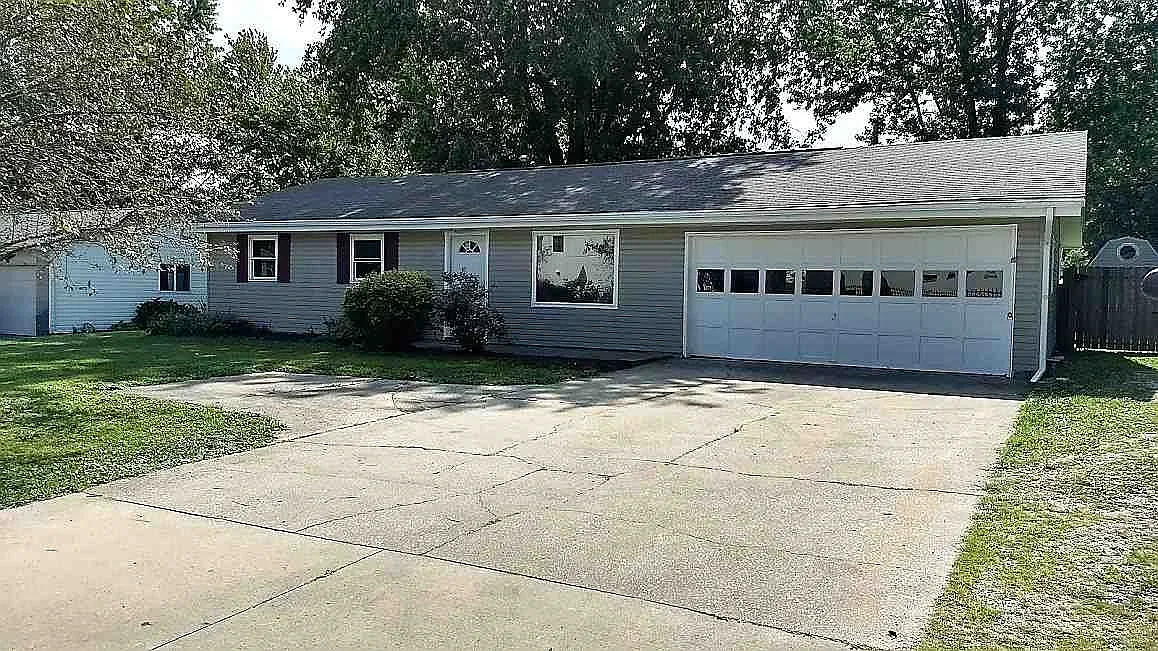 760 S Curry Pike photo 1